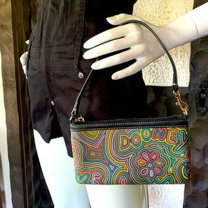 Dooney & Bourke wristlet with zipper closure